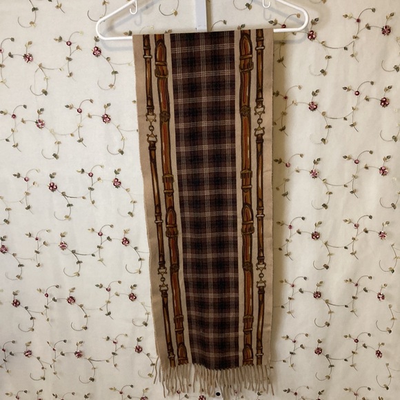 AMICALE Cashmere scarf - Picture 3 of 9